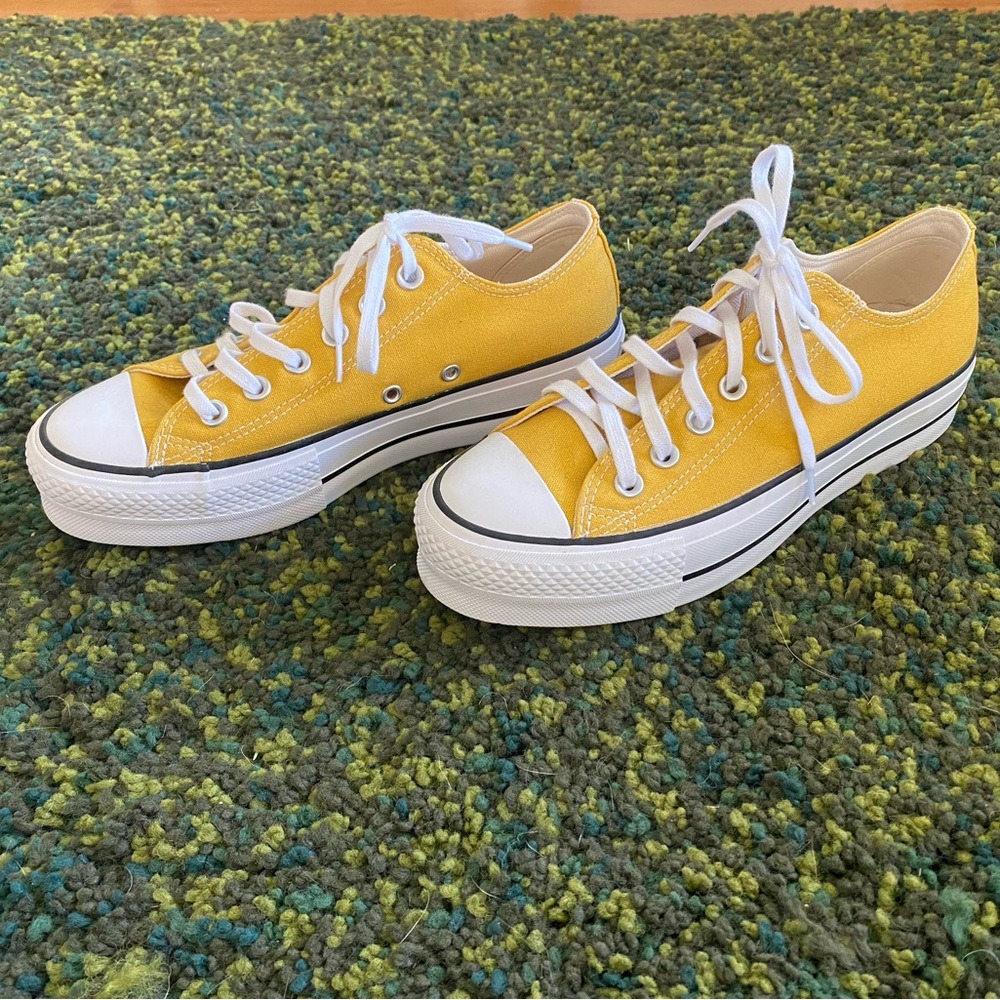 Yellow platform converse